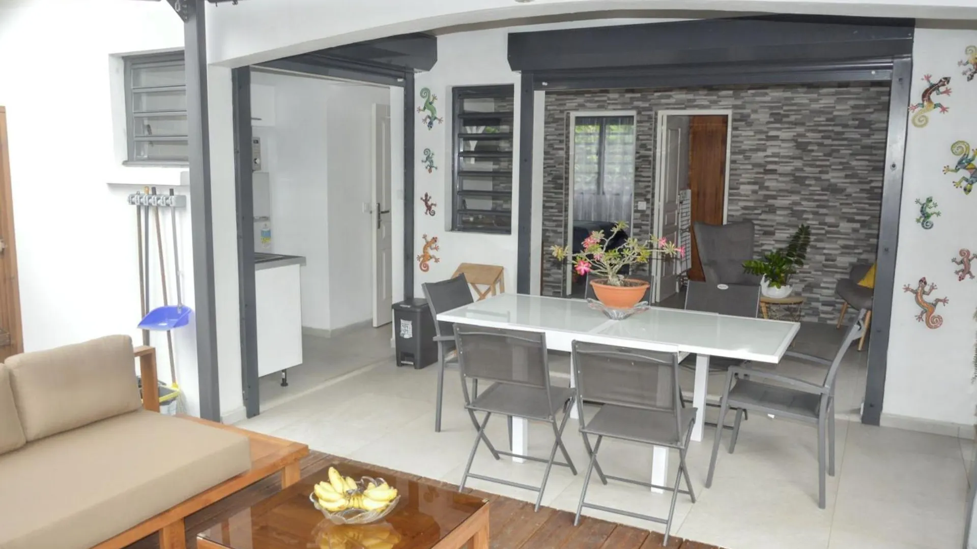 Дом отдыха Maison Charmante A Petit-Bourg Avec Jardin Et Spa